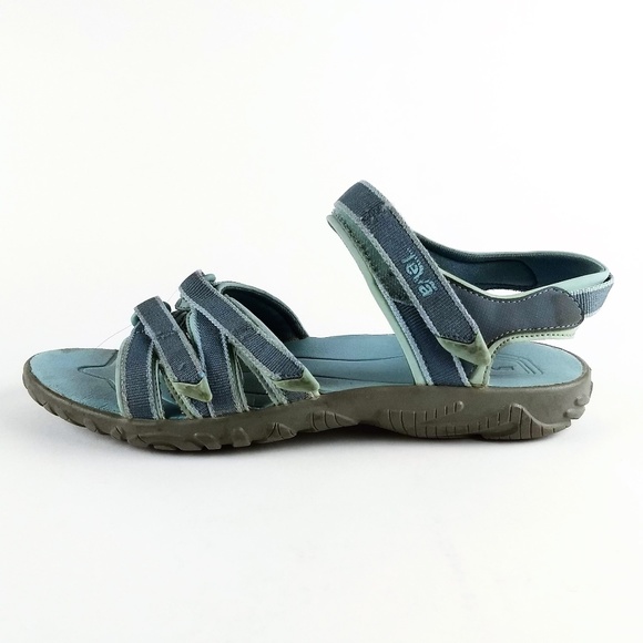 teva tirra size 6